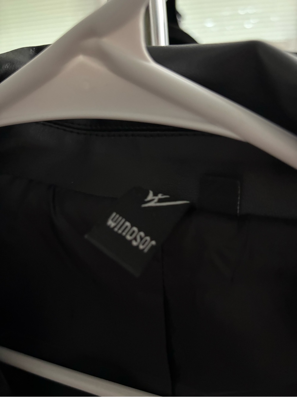 ~RSVD~Windsor Black Cropped Faux Leather Moto Jacket Women’s Biker Medium - Picture 2 of 2